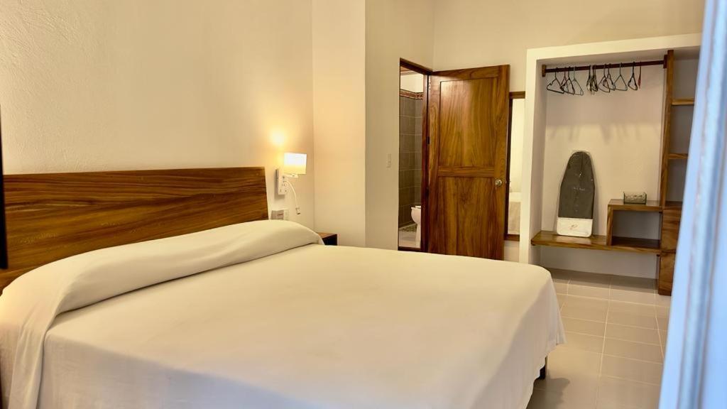 Casa Puerto Viejo Hotel ปูแอร์โตเอสกอนดิโด ภายนอก รูปภาพ